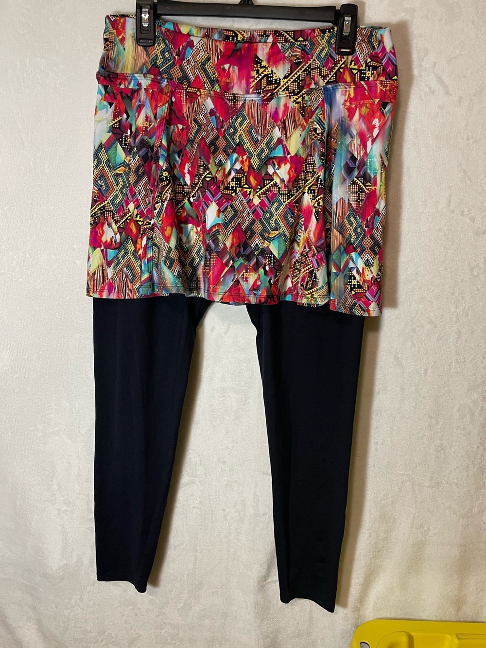 Dona Jo Skirted Leggings with Multicolor Print Skirt Size 3 (XL)